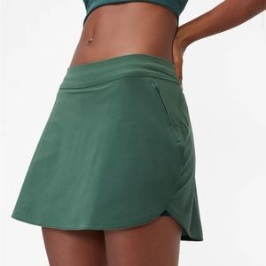 Used like new outdoor voices the exercise 3 inch skirt.